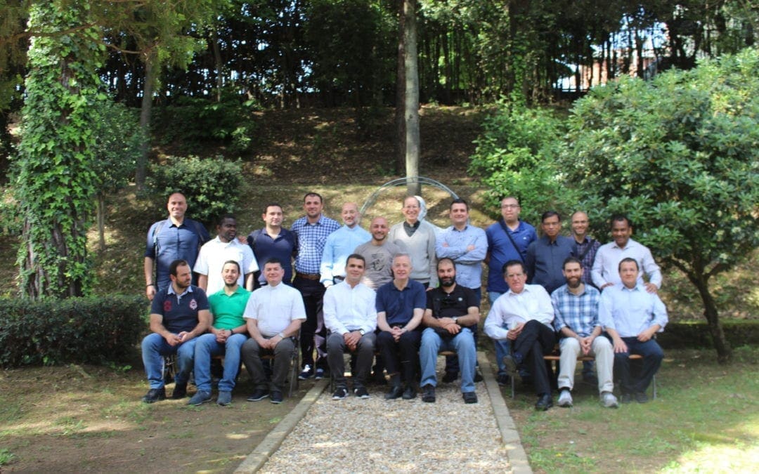 Seminaristas del Colegio Alberoni, visitan la Curia General