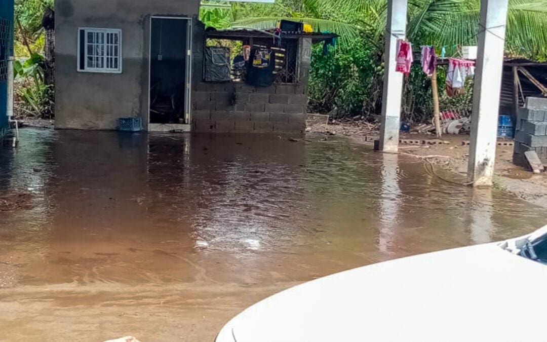 L’ouragan au Honduras: inondation, destruction et mort – de San Pedro Sula (Mission du Honduras)