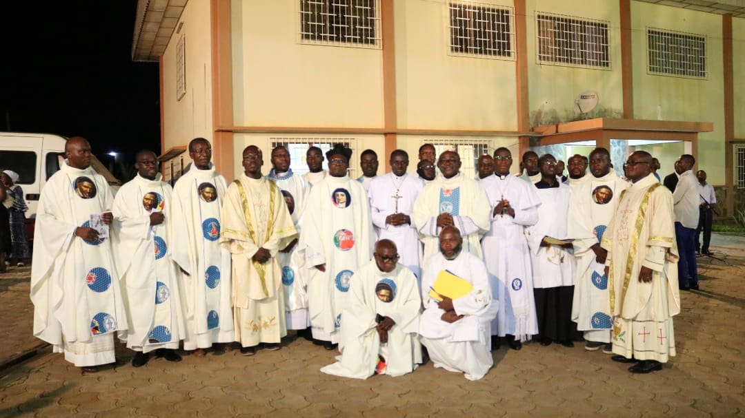 Emission des vœux de deux nouveaux confrères dans la Congrégation de la Mission, Vice-province du Cameroun