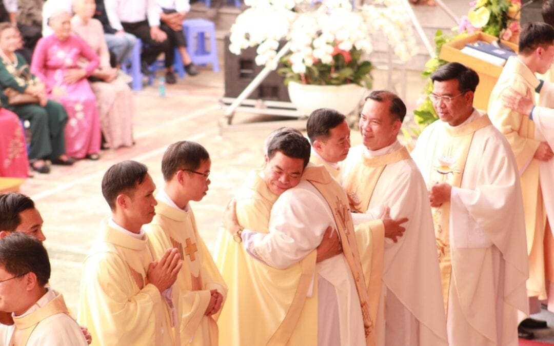 Messe d’ordination dans la province du vietnam